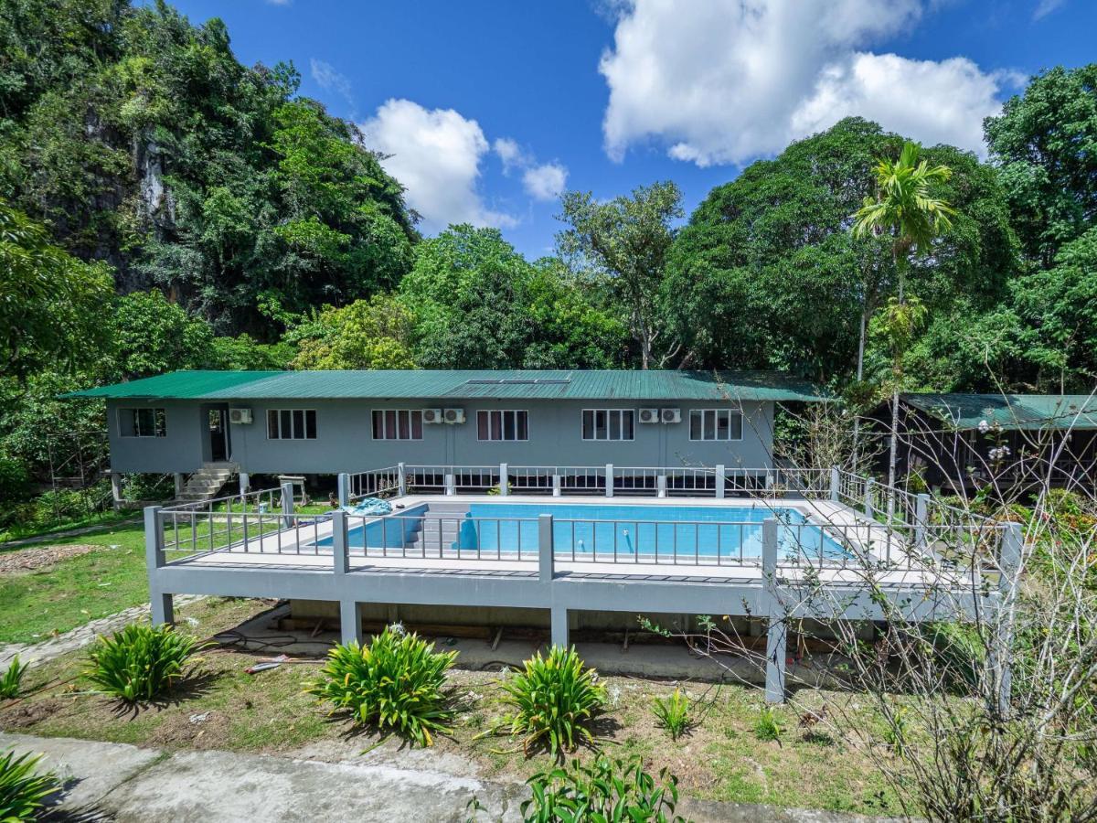 Benarat Lodge Mulu Bagian luar foto
