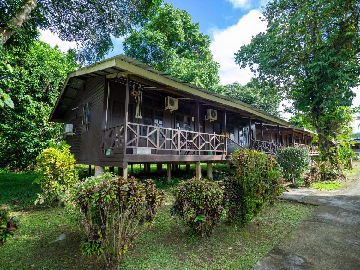 Benarat Lodge Mulu Bagian luar foto