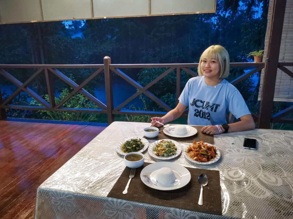 Benarat Lodge Mulu Bagian luar foto
