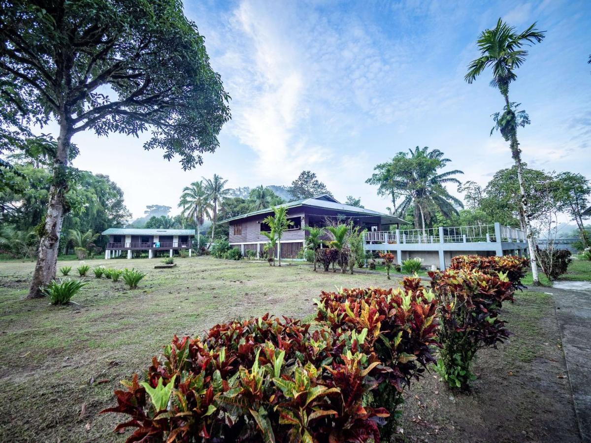 Benarat Lodge Mulu Bagian luar foto