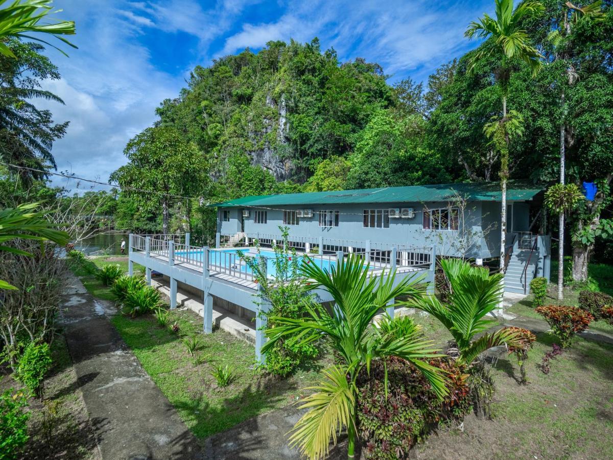 Benarat Lodge Mulu Bagian luar foto