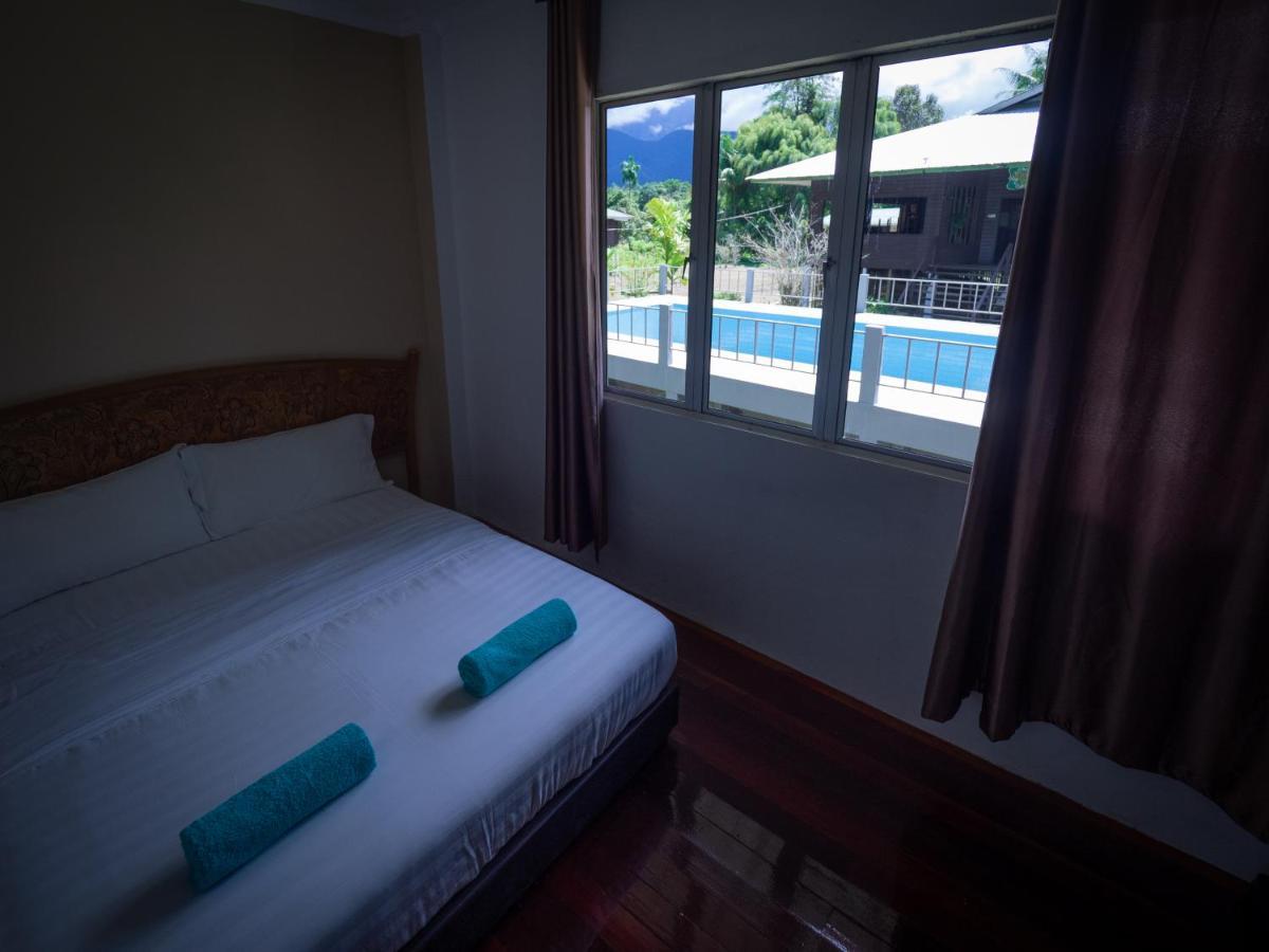Benarat Lodge Mulu Bagian luar foto