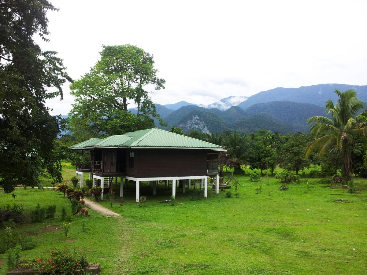 Benarat Lodge Mulu Bagian luar foto