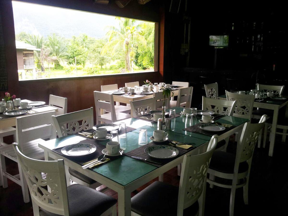 Benarat Lodge Mulu Bagian luar foto