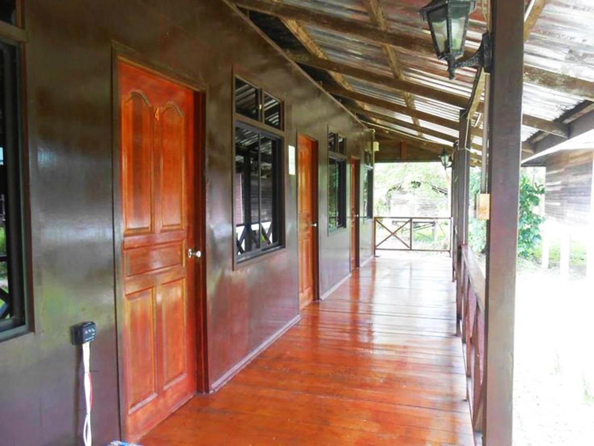Benarat Lodge Mulu Bagian luar foto