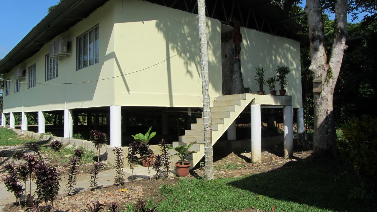 Benarat Lodge Mulu Bagian luar foto